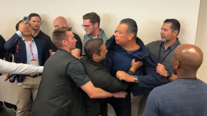 Senatorul american Alex Padilla, bruscat și încătușat la o conferință de presă din Los Angeles. Kamala Harris: un abuz de putere rușinos