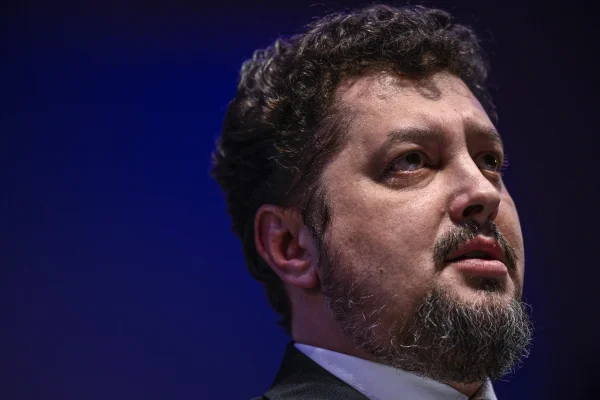 Claudiu Târziu, fost lider AUR, își face partid: Acțiunea Conservatoare. Obiectiv: câștigarea alegerilor