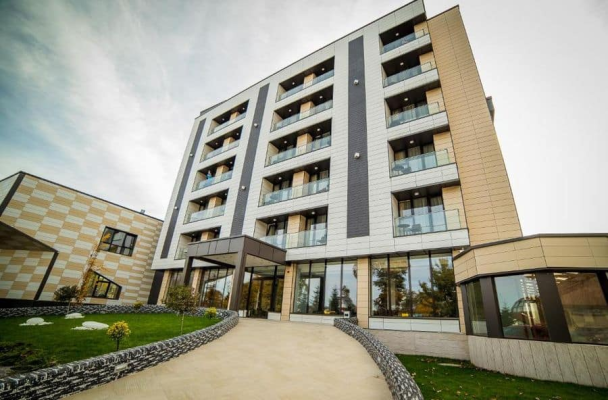 Vacanțe mascate în „cursuri de formare”. 34 de angajați ai DSP Iași merg cu familiile la mare și la munte, pe banii statului