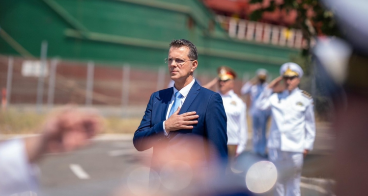 ”Poți face mai mult rău cu 3 postări virale decât cu rachete.” Avertismentul ministrului Apărării despre războiul hibrid