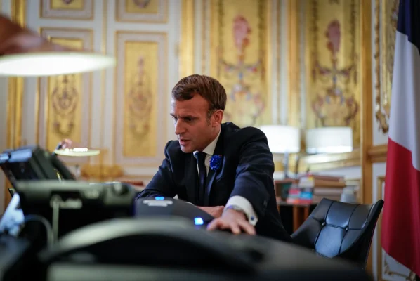Macron, dialog direct cu Nicușor Dan, în plin conflict verbal cu George Simion