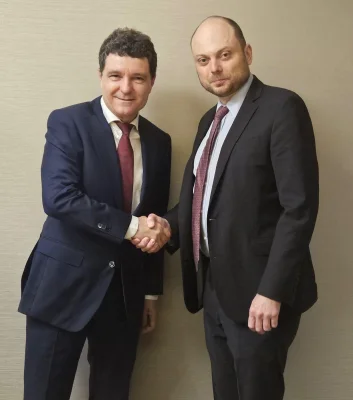 Nicușor Dan a fost felicitat de un rus celebru. Ce au discutat cei doi