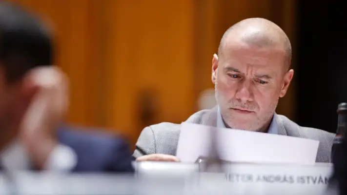 Profesioniștii lui Bolojan, "călare" pe două funcții! Ministrul Culturii a fost simultan și secretar de stat