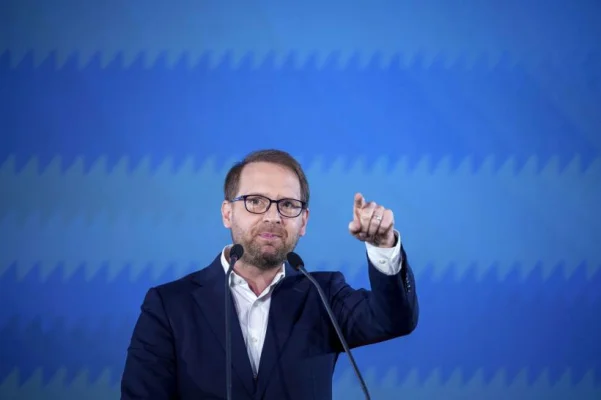 USR își alege președintele: Start vot pentru 9 candidați