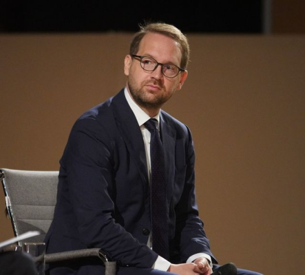 Primarul Timișoarei: Sunt prea mulți angajați la stat care nu fac nimic. Funcționarii publici blochează digitalizarea, care ar duce la o creștere a PIB-ului cu 3%