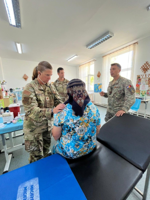 Medici militari americani au consultat gratuit locuitorii din Murighiol, Dunăvățu de Jos și Sfântu Gheorghe / Electrocardiograme, ecografii, monitorizarea tensiunii arteriale, teste de glicemie…