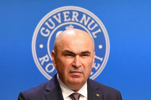 Ilie Bolojan, ”premierul killer”. Sindicatele atacă deciziile Guvernului: ”Dispreț față de oameni”