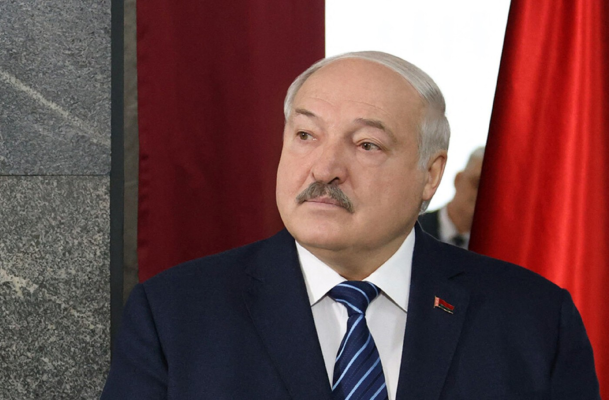 Belarus: Lukaşenko i-a eliberat pe cei 14 deţinuţi politici, printre care Serghei Tihanovski, la cererea preşedintelui Trump