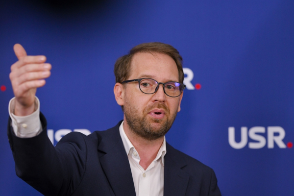 Fritz, șeful USR, cere concedieri în administrația publică. Mesaj dur pentru bugetari: „Sunt prea mulți care nu fac nimic! / Puterea nu poate să fie la funcționari.”