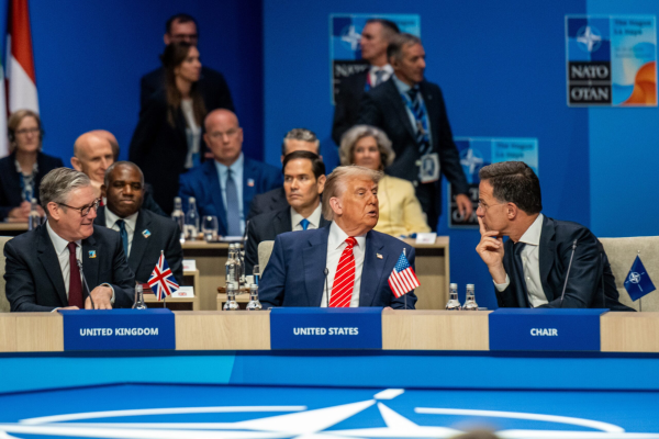 Războiul Israel-Iran: Rutte îl compară pe Trump cu un ‘tată’ care intervine într-o ceartă din curtea școlii