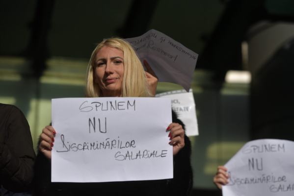 Un protestatar angajat la guvern a izbucnit contra lui Bolojan: Măriți salariile cu 15% și ieșim din criză fără datorii