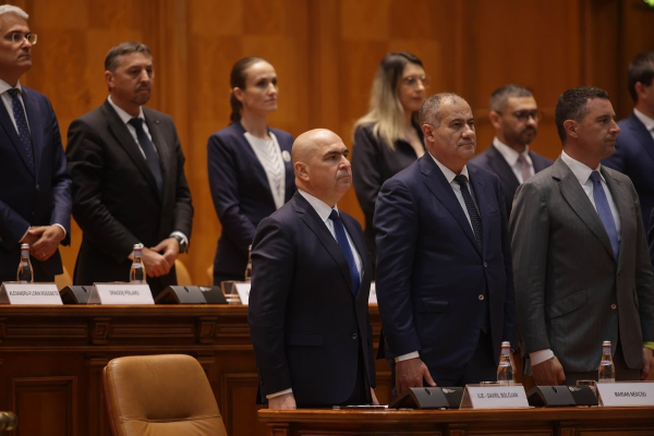 LIVE Guvernul a depus jurământul, urmează prima ședință / Nicușor Dan: Trebuie să reformăm statul. Trebuie să recâștigăm încrederea cetățenilor. Sunt foarte optimist / Bolojan: Începând din această seară ne vom da măsura dedicării noastre în serviciul României