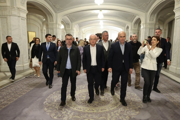 Viitoarea conducere a PNL, după Congresul din 12 iulie: 8 vicepreședinți regionali care au primit deja validare, 4 prim-vicepreședinți și președintele de partid aleși prin votul delegaților de la congres, plus 11 membri ai biroului executiv / Vezi cine-s pretendenții la funcții