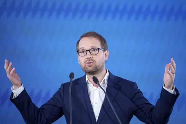 Dominic Fritz va fi validat ca președinte al USR la Congresul de sâmbătă. Va prezenta și noua strategie a partidului