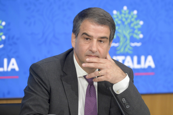 Raffaele Fitto se opune planului Ursulei von der Leyen de a ocoli regiunile în noul buget al UE
