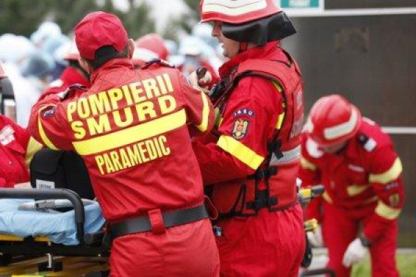 Selfie-urile fac noi victime. Doi adolescenți au ajuns la spital, după ce s-au electrocutat pe un vagon de marfă, în Târgu-Neamț