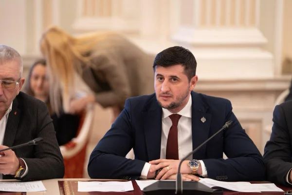 Senator Lucian Rusu: Finanțarea autostrăzilor A7 și A8 trebuie să continue