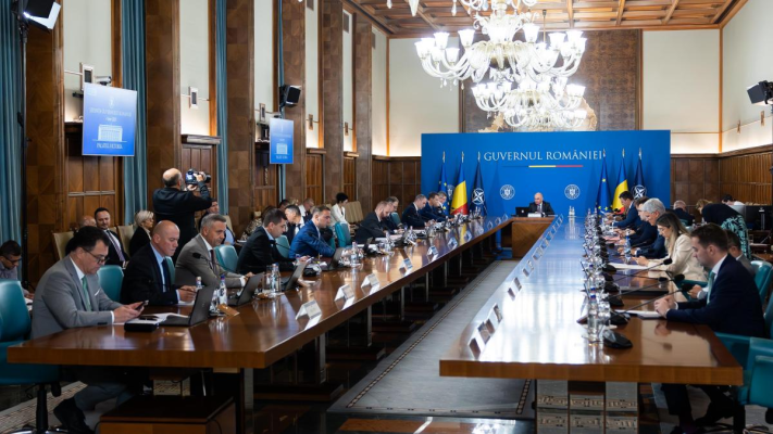 Guvernul modifică Legea Austerității. CASS pentru pensii peste 3.000 de lei până în 2028. Acciza la țigări nu crește până în iunie 2026