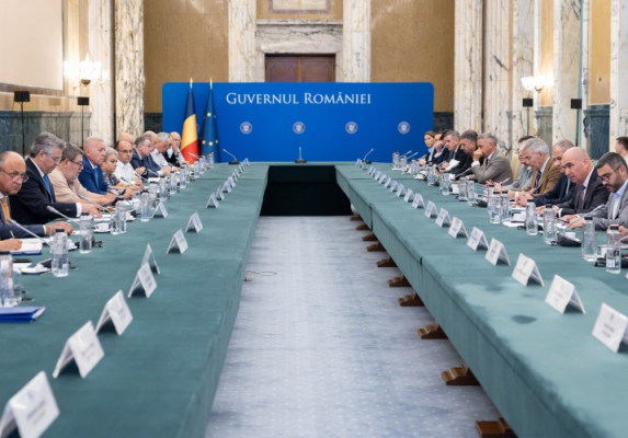 Ilie Bolojan a avut CONSULTĂRI cu reprezentanții patronatelor și sindicatelor. Observaţiile BNS la proiectul de reducere a cheltuielilor