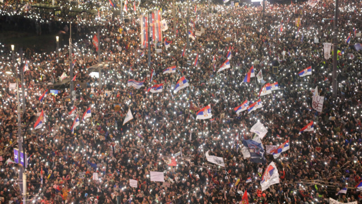Vučić: Putin mi-a spus că protestele din Serbia sunt de fapt o... revoluție colorată