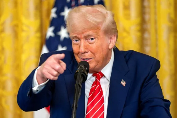 Trump reintroduce interdicția de călătorie pentru 19 țări, măsura intră în vigoare luni