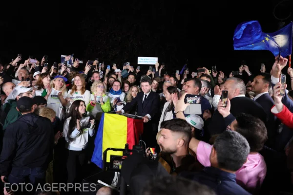 Cine au fost marii donatori din campania lui Nicușor Dan. Lista completă a susținătorilor, în declarația de avere a președintelui