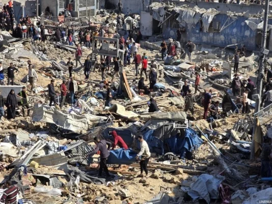 Secretarul general al ONU Antonio Guterres evocă ”poate cea mai crudă perioadă” a Războiului din Fâşia Gaza. ONU a preluat de luni 115 camioane, ”un strop de ajutor, în timp ce este necesar un potop”. ”Cote” de ajutor. 80% din Fâşia Gaza, interzisă populaţiei