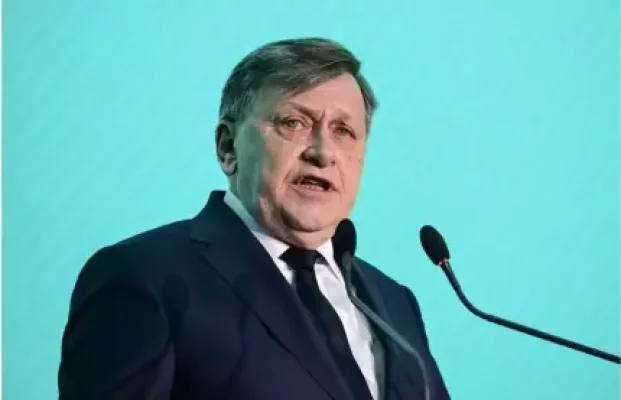 "Războiul celor două secte". Crin Antonescu anunţă pe cine votează în turul 2