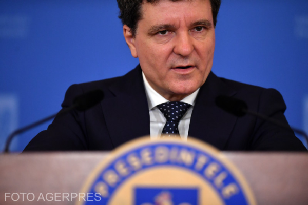 EXCLUSIV 	Nicușor Dan pune frână legii anti-legionarism. Avocatul Bărbuceanu explică implicațiile juridice