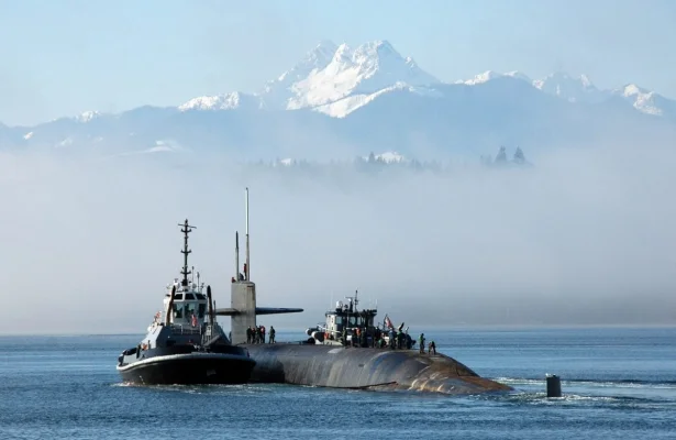 Marea Britanie va construi 12 submarine nucleare în contextul pregătirilor pentru război