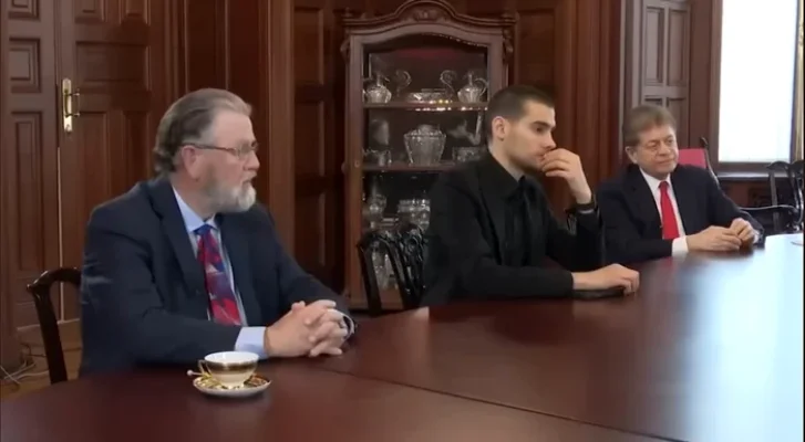 Video
        Cine sunt bloggerii americani pro-Kremlin prin care Rusia își face propagandă