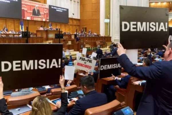 Moţiunea de cenzură împotriva Guvernului a picat. Cabinetul Ciolacu rămâne în funcţie