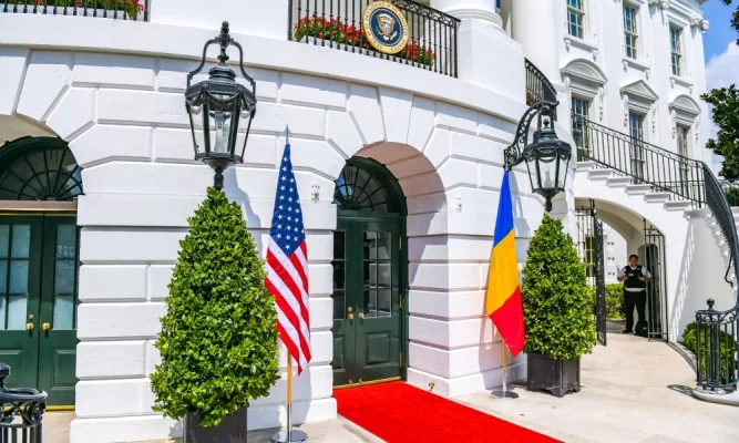 Sapte fosti ambasadori ai SUA in Romania l-au felicitat, intr-o scrisoare deschisa, pe Nicusor Dan pentru victoria in alegerile prezidentiale