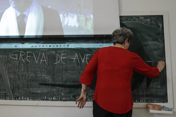Protest în educație în timpul orelor de lucru / Sindicaliștii nu sunt de acord cu propunerile de măsuri care vizează domeniul