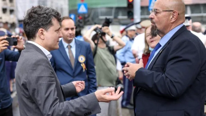 Piedone, atac dur la Nicușor Dan: „Ești o loază de care mi-e mai scârbă ca de gândacii descoperiți”