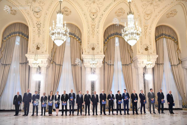 VIDEO Ceremonie la Palatul Cotroceni - noul Guvern depune jurământul de învestitură