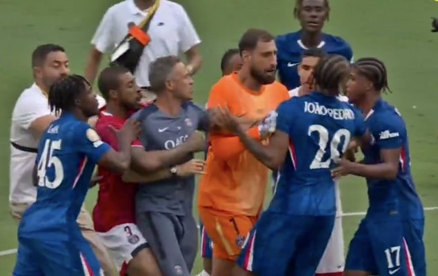 VIDEO Scandal mare după Chelsea vs PSG: Luis Enrique riscă o suspendare drastică după ce i-a pus mâna în gât unui jucător advers