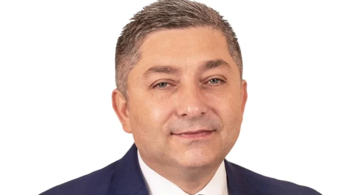 Propunere-bombă: roânii să aleagă ce taxe să plătească la stat! Cui îi aparține ideea