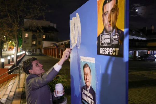 Sâmbătă, la ora 7.00, se încheie campania electorală pentru turul al doilea al alegerilor prezidenţiale / AEP le reaminteşte competitorilor electorali că trebuie să respecte prevederile legale în vigoare şi să nu continue propaganda electorală