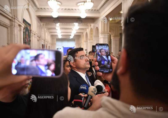 Parlament/ George Simion: Sperăm ca miercuri să avem toate semnăturile necesare pentru moțiunea de cenzură