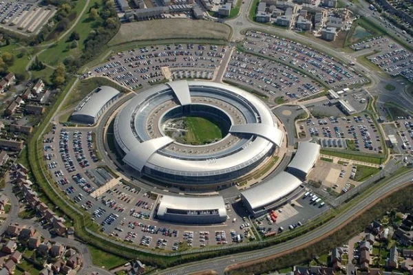 Marea Britanie va dezlănțui o armată de hackeri împotriva lui Putin: „Tastatura a devenit o armă de război”