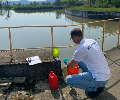 ​Urmările accidentului de la Salina Praid: salinitate peste valorile normale pe Târnava Mică, în zona Blaj. Fermierii, atenţionaţi să nu folosească apa pentru irigat şi la animale