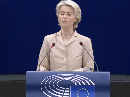 Reducerea preţului plafon al petrolului rusesc nu mai este o prioritate, afirmă Ursula von der Leyen / UE vizează alte sancțiuni pentru Moscova
