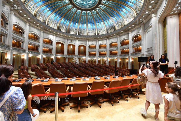 Porți deschise la Camera Deputaților de Ziua Copilului