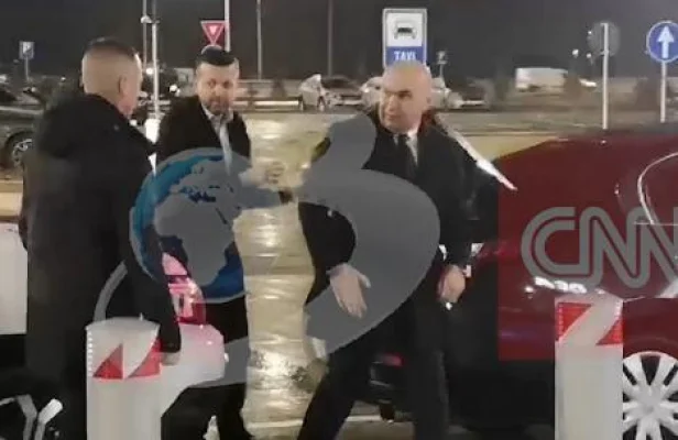 Președintele Ilie Bolojan a ajuns la Oradea cu un zbor TAROM | Bihoreanul