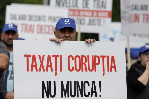 Protest al Federaţiei Sindicatelor din Administraţia Fiscală în faţa Ministerului Finanţelor / BNS a decis un calendar al protestelor, în fiecare zi de joi, între 10:00 – 12:00, va fi organizat unul