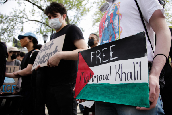Mahmoud Khalil, student arestat în urma protestelor pro-palestiniene din SUA, a fost eliberat