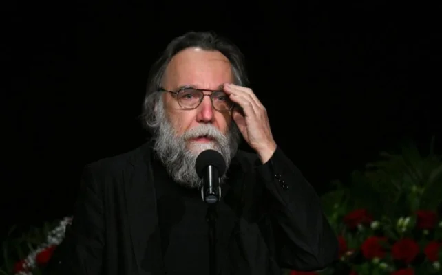 Tatăl lui Elon Musk va participa la un eveniment organizat de ideologul rus Alexander Dugin