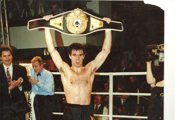 VIDEO. "Mihai, Hunedoara te iubește!". Filmuleț rar din 1997, când Mihai Leu s-a întors acasă, la Hunedoara, cu titlul de campion mondial la box