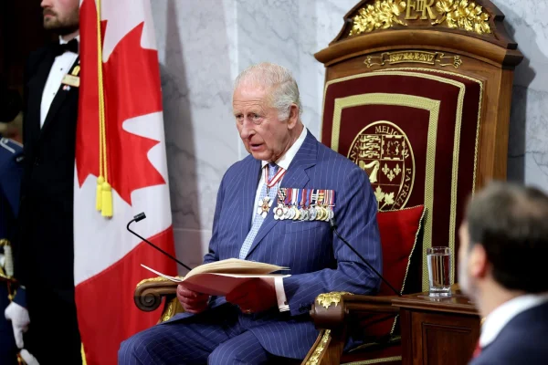 Rolls-Royce, insigne Blue Peter și un mozaic de la Zelenski: Palatul Buckingham dezvăluie cadourile primite de familia regală